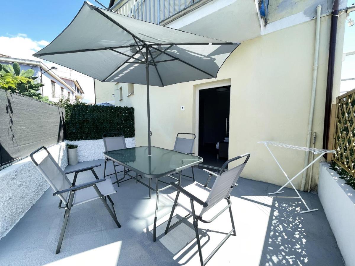 B&B Il Tirreno Cipollina Buitenkant foto